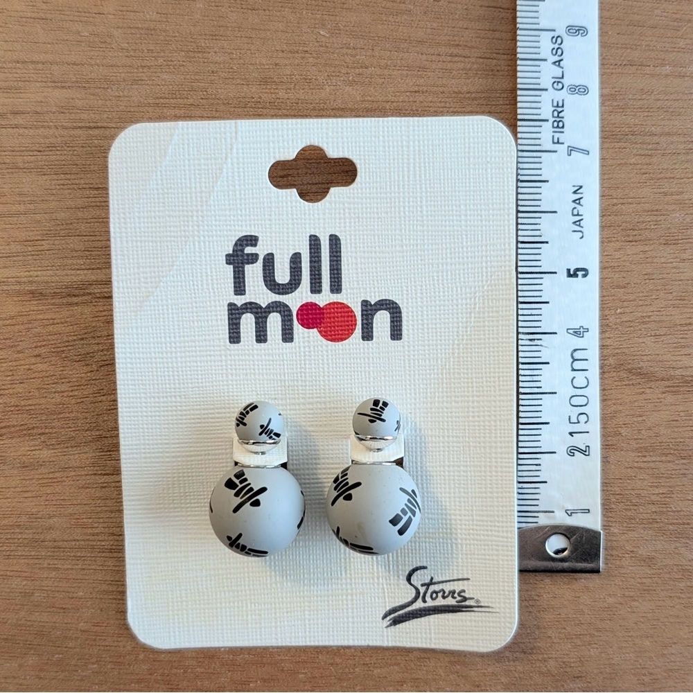 Full Moon Inukshuk Earrings - Picture 3 of 5